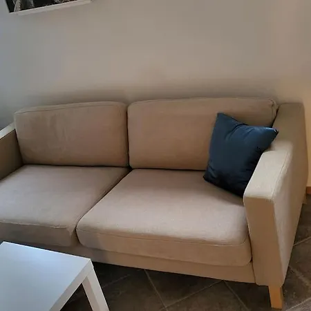 Flott Leilighet I Stille Og Rolig Omrade, Med Gratis Privat Parkering! Apartment *