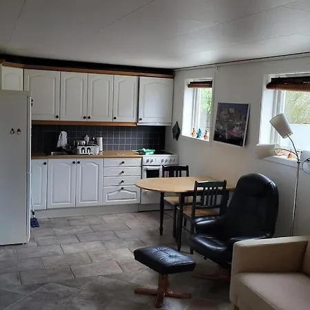Apartment Flott Leilighet I Stille Og Rolig Omrade, Med Gratis Privat Parkering!