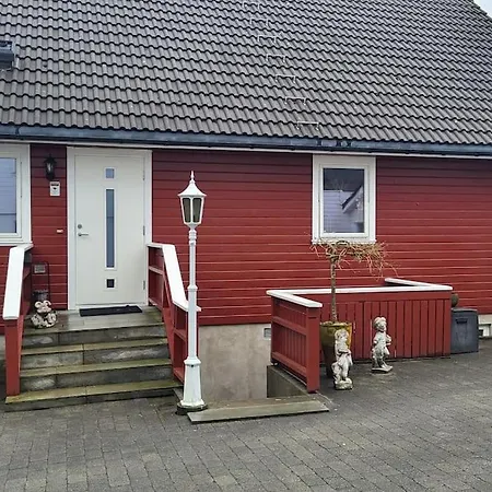 Flott Leilighet I Stille Og Rolig Omrade, Med Gratis Privat Parkering! Apartamento *