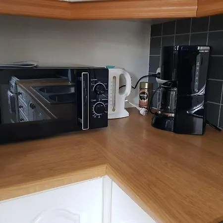 Flott Leilighet I Stille Og Rolig Omrade, Med Gratis Privat Parkering! Apartman *