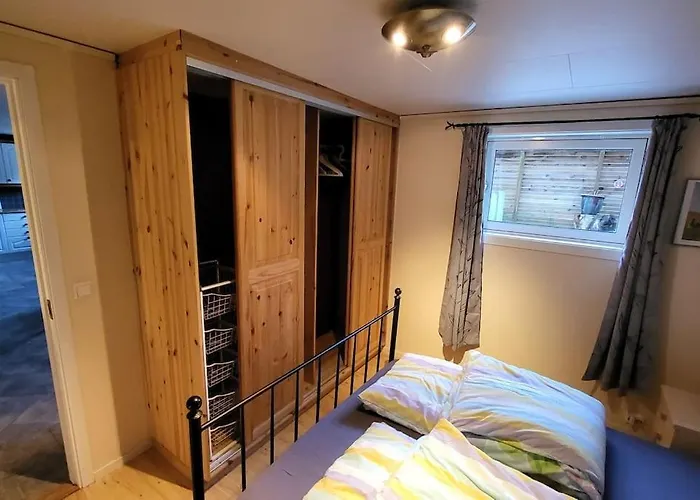 Flott Leilighet I Stille Og Rolig Omrade, Med Gratis Privat Parkering! شقة