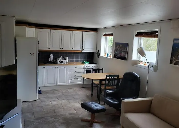 شقة Flott Leilighet I Stille Og Rolig Omrade, Med Gratis Privat Parkering!