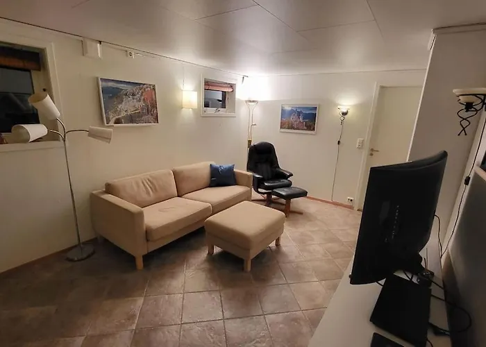 شقة Flott Leilighet I Stille Og Rolig Omrade, Med Gratis Privat Parkering!