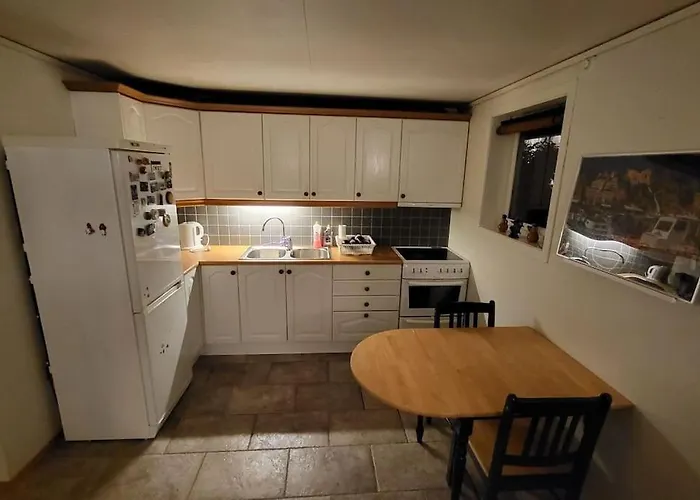 شقة Flott Leilighet I Stille Og Rolig Omrade, Med Gratis Privat Parkering! *