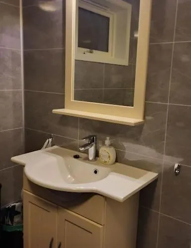 Flott Leilighet I Stille Og Rolig Omrade, Med Gratis Privat Parkering! شقة *