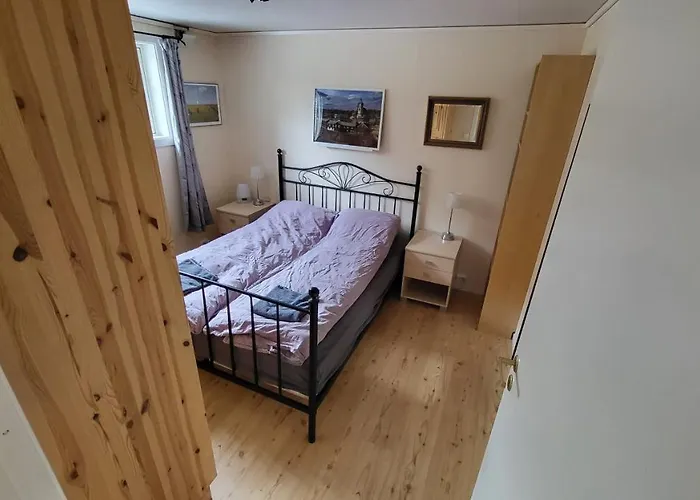 Flott Leilighet I Stille Og Rolig Omrade, Med Gratis Privat Parkering!