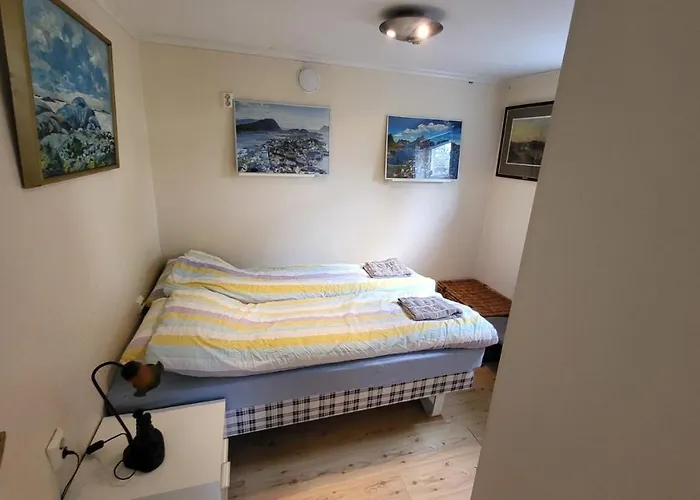 Flott Leilighet I Stille Og Rolig Omrade, Med Gratis Privat Parkering! شقة