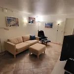Leilighet Flott Leilighet I Stille Og Rolig Omrade, Med Gratis Privat Parkering!