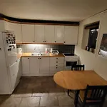 Leilighet Flott Leilighet I Stille Og Rolig Omrade, Med Gratis Privat Parkering! *